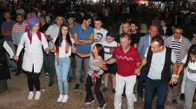 Karadeniz’in ünlü sanatçıları Sakarya’yı coşturdu