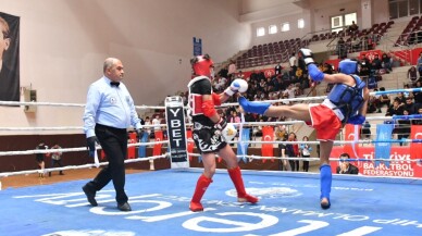 Kick Boks Turnuvası’nda kıran kırana rekabet