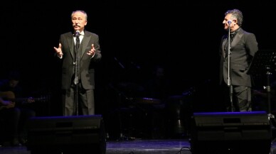 Altan Erkekli ve Veysel Dikar’e, GAÜ sahnesinde büyük ilgi