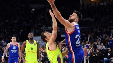 Anadolu Efes, Barcelona karşısında 2-0 peşinde