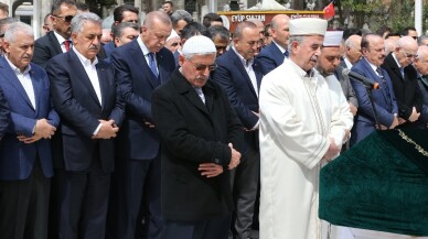 Cumhurbaşkanı Erdoğan, Mustafa Yazıcı’nın tabutuna omuz verdi