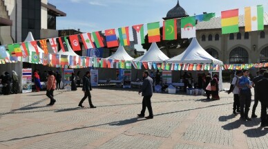 Dünyanın dört bir yanından Türkiye’ye gelen öğrenciler Üsküdar’da buluştu