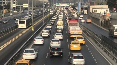 E-5 karayolunda kapalı yollar nedeniyle trafik yoğunluğu oluştu