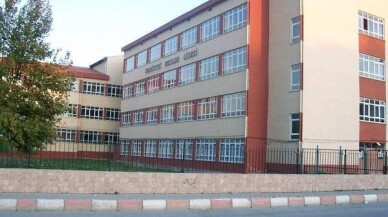 Gemlik’te meslek lisesi yıkılıyor...Bölge halkı yerine spor tesisi istiyor