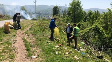 Mahalle sakinleri çevreyi temizledi