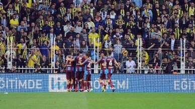 Spor Toto Süper Lig: Fenerbahçe: 0 - Trabzonspor: 1 (İlk yarı)