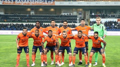 Spor Toto Süper Lig: Medipol Başakşehir: 0 - Göztepe: 1 (İlk yarı)