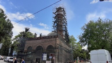 597 yıllık cami ödenek yetersizliğinden çürüyor