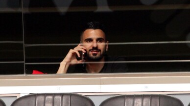 Aziz Behich tribünde