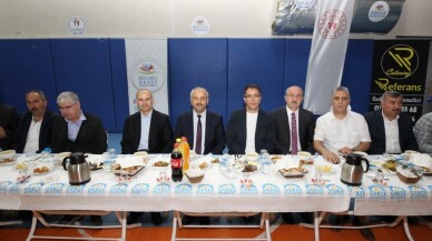 Başkan Büyükgöz iftarını gençlerle açtı