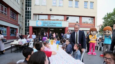 Başkan Dursun öğrencilerle iftarda buluştu