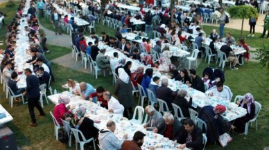 Başkan Gökhan Yüksel ilk iftarını vatandaşlarla yaptı