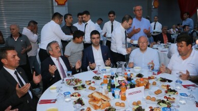 Başkan Gökhan Yüksel, oto sanayi esnafı ile iftarda buluştu