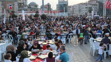 Beyoğlu’nda engelli vatandaşlar iftarda bir araya geldi