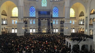 Büyük Çamlıca Camii Ramazan’ın ilk cumasında doldu taştı