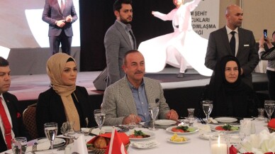 Dışişleri Bakanı Çavuşoğlu, şehit yakınlarıyla iftarda bir araya geldi