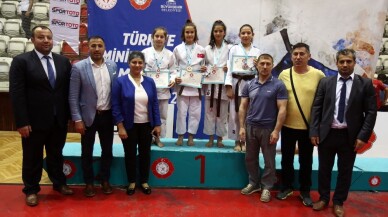 Judo Akademisi meyvelerini veriyor