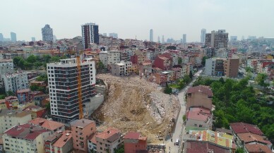 Kağıthane’de yıkılan binaların enkaz alanı havadan görüntülendi