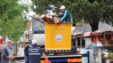 Kandıra’da hortum hayatı olumsuz etkiledi