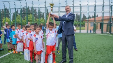 Karacabey’de minikler futbol turnuvası coşkusu