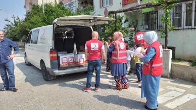 Kızılay ihtiyaç sahiplerinin yüzünü güldürüyor