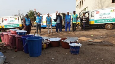 Mobil iftar araçları yoksullara ulaşıyor