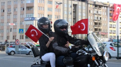 Motosiklet tutkunları ‘demirden at’larını 19 Mayıs için sürdü