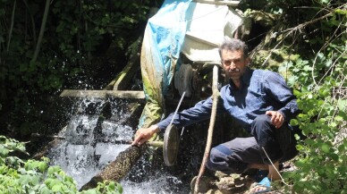 (Özel) Bu köyde herkes elektrik parası ödüyor bir tek o ödemiyor