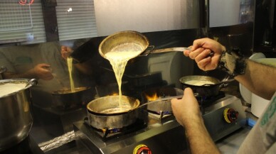 (ÖZEL) Tarihi lezzetle iftar açmak isteyen binlerce kişi oraya akın ediyor