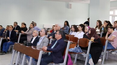 SAÜ’de ’Kimya Biliminde Tarihi Gelişmeler’ adlı konferans gerçekleşti