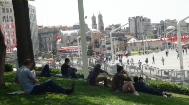 Taksim’den sıcak hava manzaraları