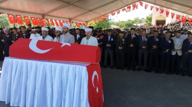 Trafik kazasında şehit olan polis memuru son yolculuğuna uğurlandı