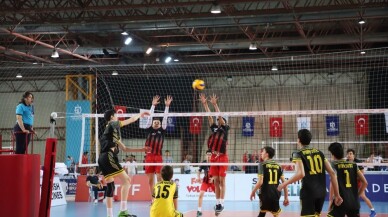 Voleybol Festivali’nde saha küçüklerin