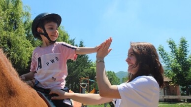 Annesinin erken müdahalesi, otizmli Ömer Faruk’u hayata bağladı