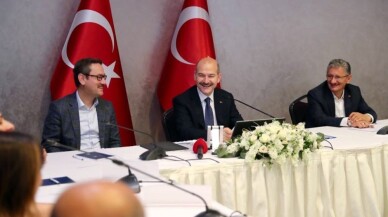 Bakan Soylu, Başakşehir’de muhtarlarla buluştu