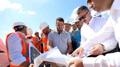 Başkan Büyükakın, "Metro inşaatı devam ediyor"