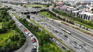 Bayram tatili sonrası oluşan trafik yoğunluğu havadan görüntülendi