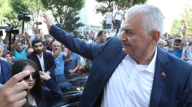 Binali Yıldırım, cemevini ziyaret etti