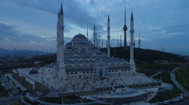 Büyük Çamlıca Camii ilk bayram namazında havadan görüntülendi