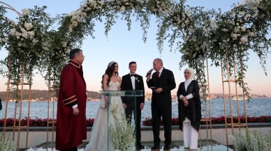 Cumhurbaşkanı Erdoğan, futbolcu Mesut Özil’in nikah şahidi oldu