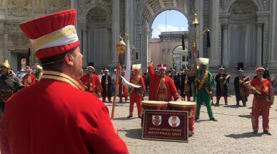 Dolmabahçe Sarayı’nda mehter konserine turistlerden yoğun ilgi