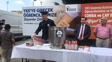 Esenler’de sınava öncesi öğrenciler ve ailelerine çay, çorba ve su dağıtıldı