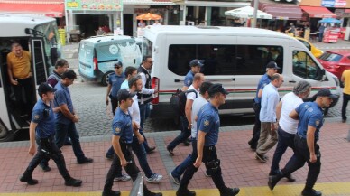 FETÖ operasyonunda gözaltına alınan 7 kişi adliyeye sevk edildi