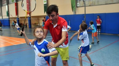 Genç badmintonculara millî destek