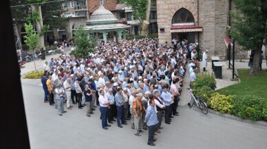 İnegöl’de Mursi için gıyabi cenaze namazı kılındı