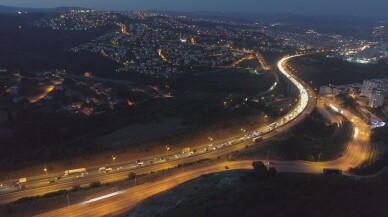 Kocaeli’de dönüş yoğunluğu: trafik durma noktasına geldi