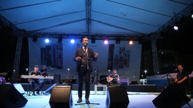 Küçükçekmece’de Hüseyin Turan ile türkü dolu gece