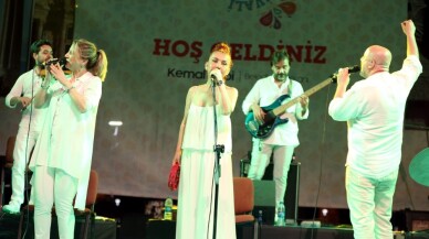 Küçükçekmece’de Kardeşlik Festivali’nde "Kardeş Türküler" sahne aldı