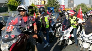 Motosiklet sürücülerinden Binali Yıldırım’a jest