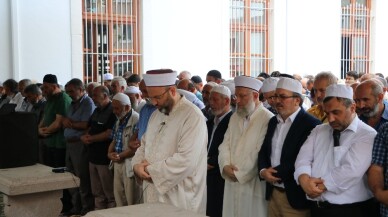 Muhammed Mursi için Sakarya’da gıyabi cenaze namazı kılındı